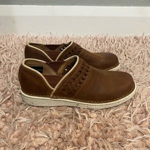 Justin slip-on loafer